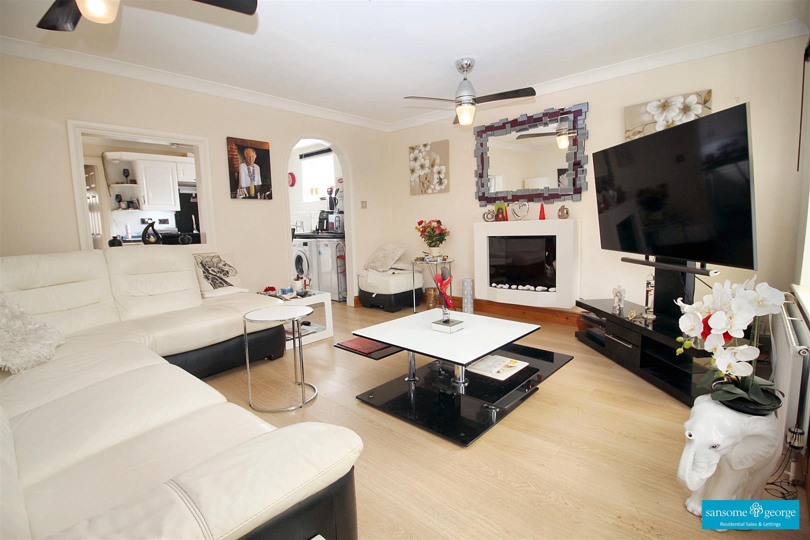 3 bed property in Shenstone Road, Reading